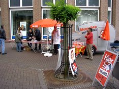 In der Fußgängerzone von Kleve mit den GenossInnen des OV