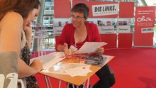 K.Vogler am Infostand der Linksfraktion