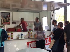 21082018_Wurstbude_vor_dem_Streikzelt_in_Essen.jpg