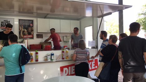 21082018_Wurstbude_vor_dem_Streikzelt_in_Essen.jpg